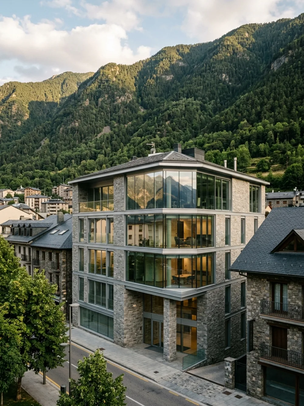 Immeuble de bureaux en pierre et verre à Andorre-la-Vieille
